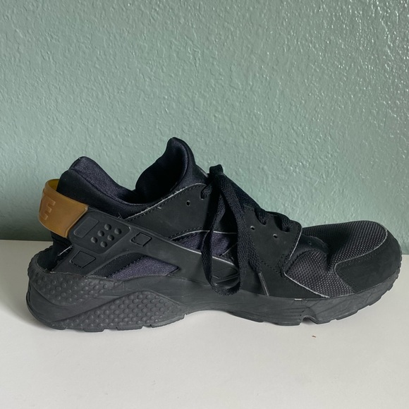 Nike Air Huarache Sneakers - Picture 5 of 10